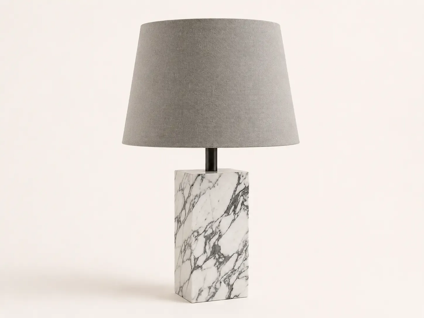 چراغ رومیزی Plinth